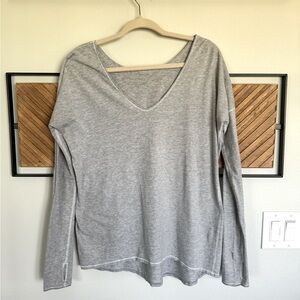 lululemon athletica Heather Gray V-Neck Long Sleeve Tee